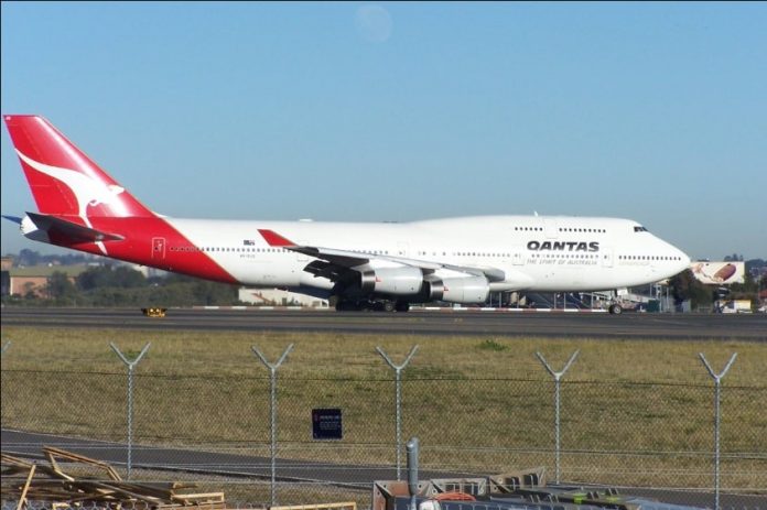 Qantas sets record for longest non-stop commercial flight