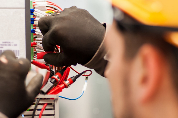 Top Electricians in Fresno